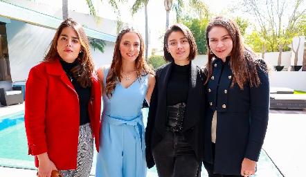  Valeria Preciado, Rebeca Acosta, Gaby Moreno y Paulet Moreno.