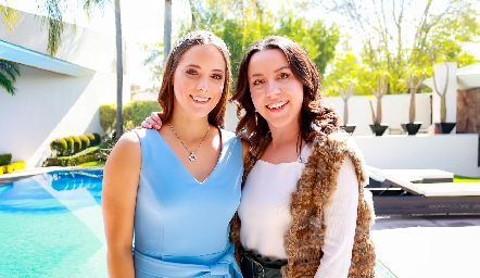  Rebeca Acosta y Cristy Monsiváis.