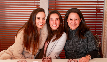 Alynn Ruiz, Valeria Rangel y Caro Delgado.