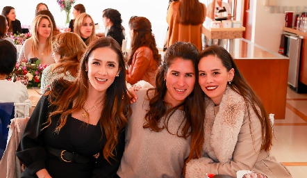  Estefanía Gutiérrez, Vero Martínez y Alynn Ruiz.
