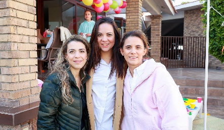  Martha Gaviño, Karina Ramírez y Fernanda Zarate.