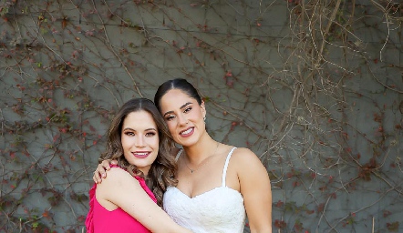  Bárbara Portales y Adriana Narváez.