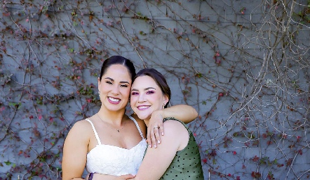  Adriana Narváez y Ale Gastelum.