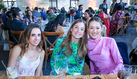  Vivian Van, Ale Navarro y Jimena Suárez.