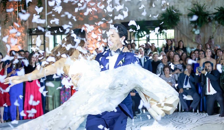  Los recién casados.
