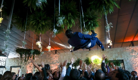  Roberto por los aires.