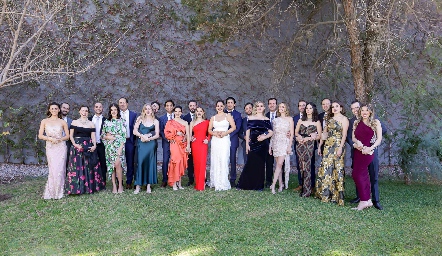  Adriana y Roberto con los amigos de él y sus parejas.