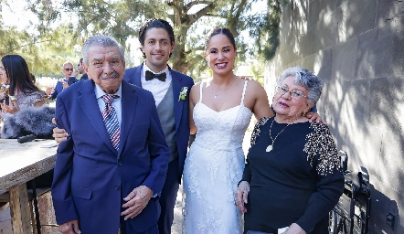  José de Jesús Navarro, Roberto Fernández, Adriana Narváez y Graciela Rangel.