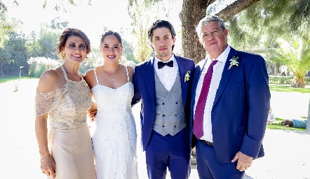  Pilar Lázaro, Adriana Narváez, Roberto Fernández y Roberto Fernández.