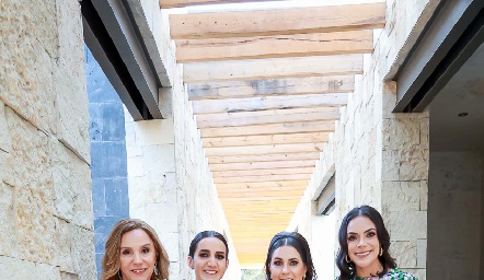  Bety Lavín, María Lavín, Bety Lázaro, Ana Laura Rodríguez e Inés Hernández.
