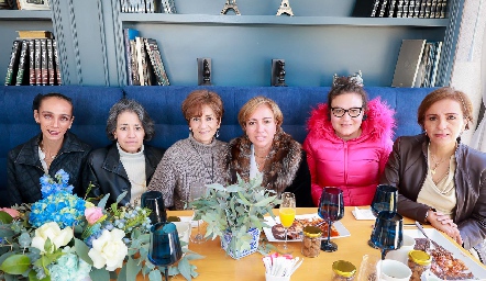  Ileana, Miriam, Arminda, Karina, Alicia y Patricia Ramos.