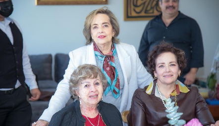  Taquis Reyes, María Concepción Lafuente y Claudia Serment.