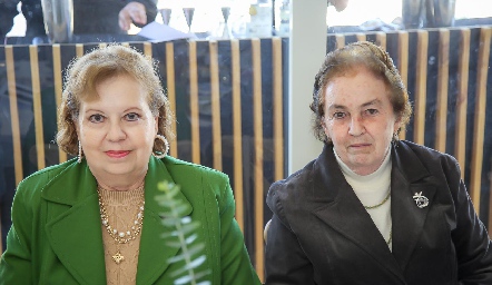  Lupita Córdova y Julieta Reyes.