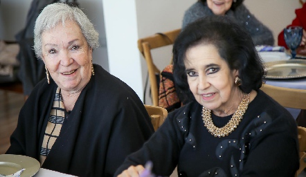  Guadalupe Cataño y Rosa María Hernández.