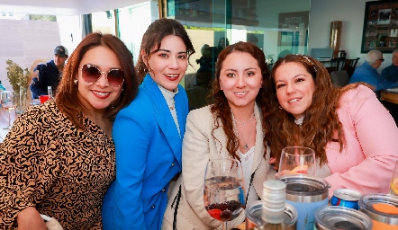   Paulina Grimaldo, Betzabé Ramos, Andrea Díaz y Sofía.
