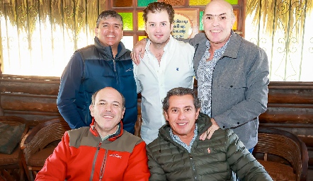  Juan Reyes, José Antonio Lozano, Carlos Hinojosa, Roberto y Gustavo González.