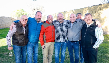  Memo, Boro, Roberto, Toño, Caly, Juan Ariel y Luis Arturo.