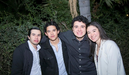  Eugenio Araiza, Diego Méndez, Eric Gámez y Paola Díaz.