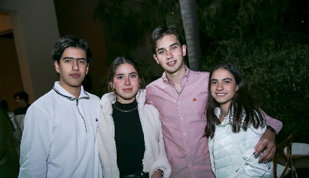  Juan Pablo Almazan, Aurora Villarreal, Diego González y Mari Jo Medina.