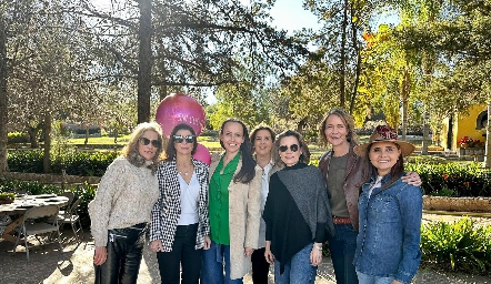 Claudia Quiroz, Lupita Mercado, Rocío de la Torre, Sandra Valle, Laura Monsech, Bea Bárcena y Elsa Félix.