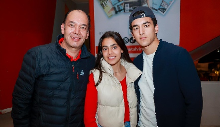  Omar Abud, Mariana del Río y José Abud.