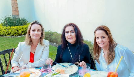 Gaby Artolózaga, Ana Fonte y Montse Fonte.