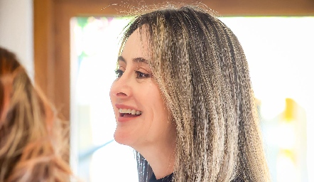  Gaby Acosta.