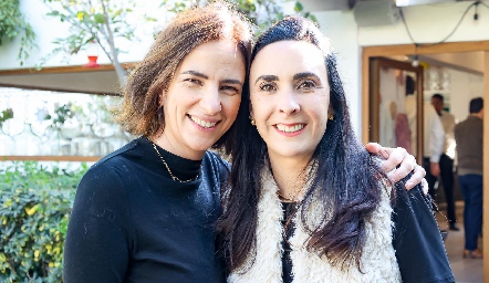  Alejandra Güemes y Regina Ibáñez.