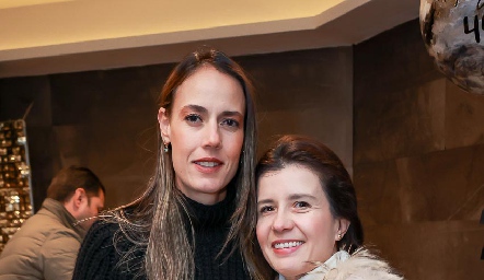  Carla Ortiz y Adriana Salguero.