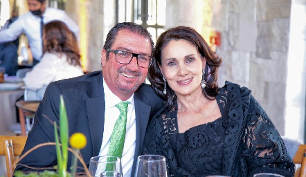  Gerardo y Vicky Cabrero.