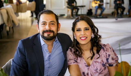  Alejandro Marcos y Gabriela Moguel.