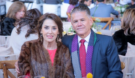  María Elena Torre y Félix González.