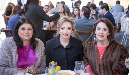  Norma Moreno, Vicky Azuara y María Elena Torre.