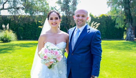  Claudia Villasana y Santiago Villarreal ya son esposos.