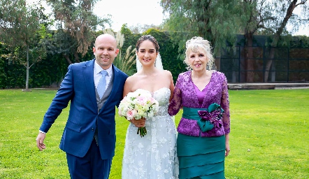  Santiago Villarreal, Claudia Villasana y Rita Llamazares.