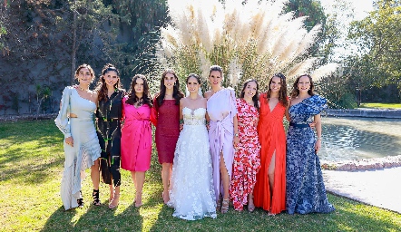  Mónica Serrano, Ale Torres, Maite Soberón, Carmen Del Valle, Claudia Villasana, Benilde Hernández, Sofía Torres, Jessica Martín Alba y Dani Mina.