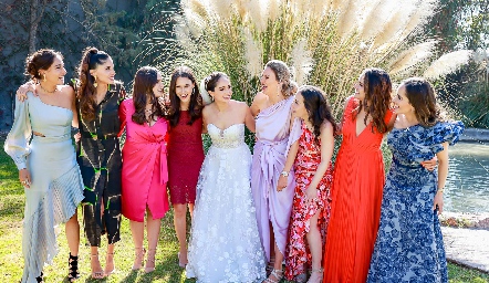  Mónica Serrano, Ale Torres, Maite Soberón, Carmen Del Valle, Claudia Villasana, Benilde Hernández, Sofía Torres, Jessica Martín Alba y Dani Mina.