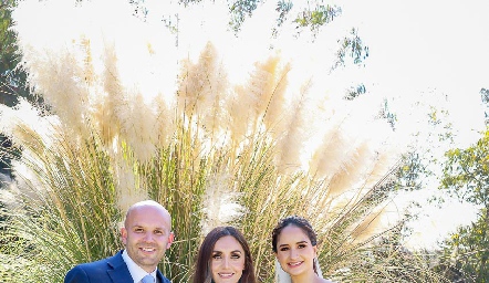  Santiago Villarreal, Martha Ilse y Claudia Villasana.