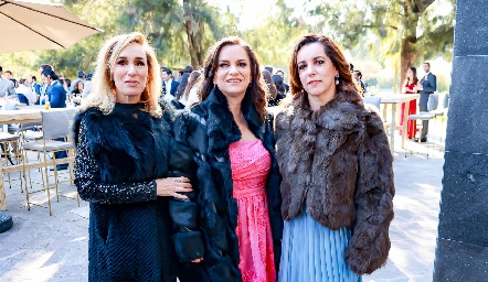  María Elena, Claudia y Alejandra Ávila.