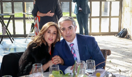  Mónica Gaviño y Gerardo Serrano.