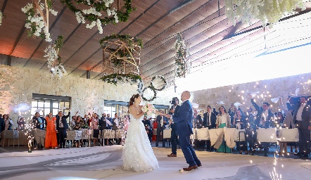  La entrada de los novios.