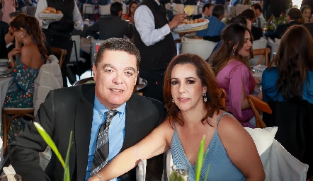  Antonio Gutiérrez y Alejandra Ávila.