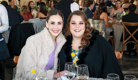  Cristy Hernández y Sofía González.