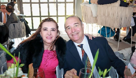  Yuridia y Vinicio Llamazares.