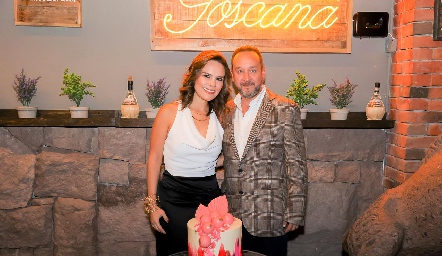  Ale Díaz de León con su esposo Juan Carlos Conde.