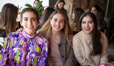  Ana Castrillón, Ana Isabel Revuelta y María José Sánchez.