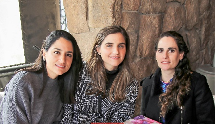  Katia Gómez, Eugenia Musa y Jessica Medlich.
