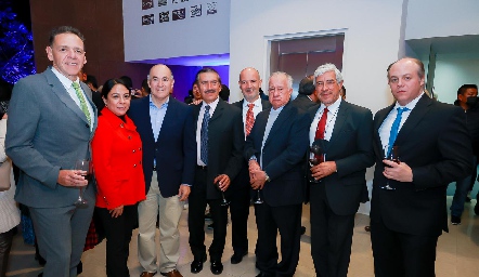  Mario González, Ivett Larrea, Enrique Galindo, Enrique Villafuerte, Héctor Navarro, Guillermo Aldrett, Luis Rodríguez y Jordi Foyo.