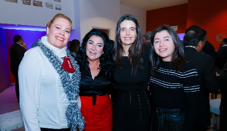  Karla Romo, Mónica Cabrero, Rosa Bechara y Fran Cabrero.
