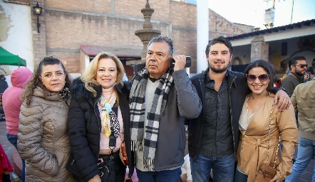  Georgina Rivera, Lupita Díaz de León, Eugenio Meade, Martín Díaz de León y Andrea Padrón.